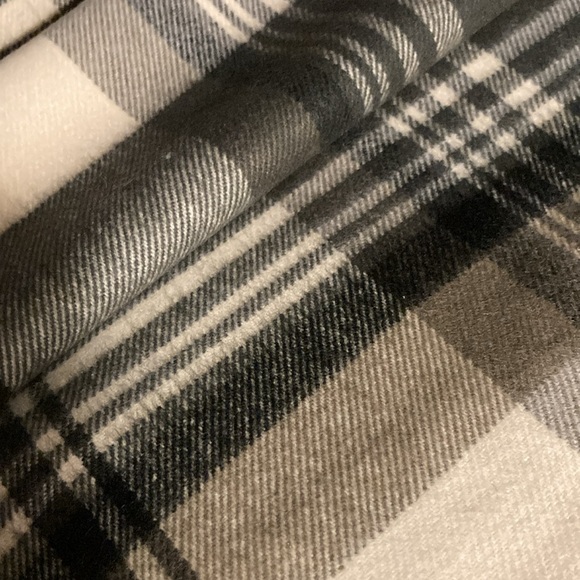 SCARF Beautiful cashmere white, grey & black plaid 12”x68”, fringed. Like new. - Picture 5 of 10